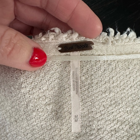 Free People Popcorn Cropped V Neck - Picture 2 of 3